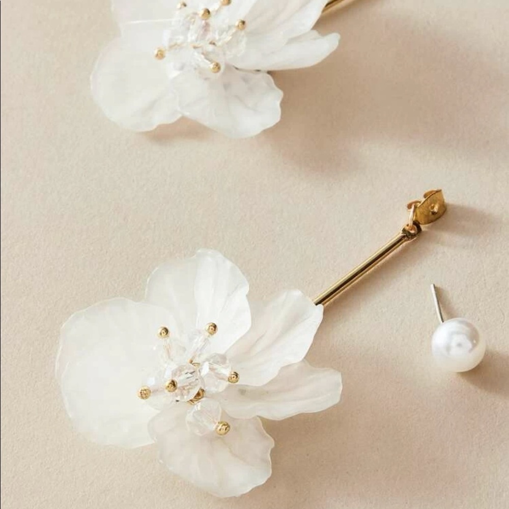 🤩Host pick🤩Floral drop earrings - Picture 3 of 5